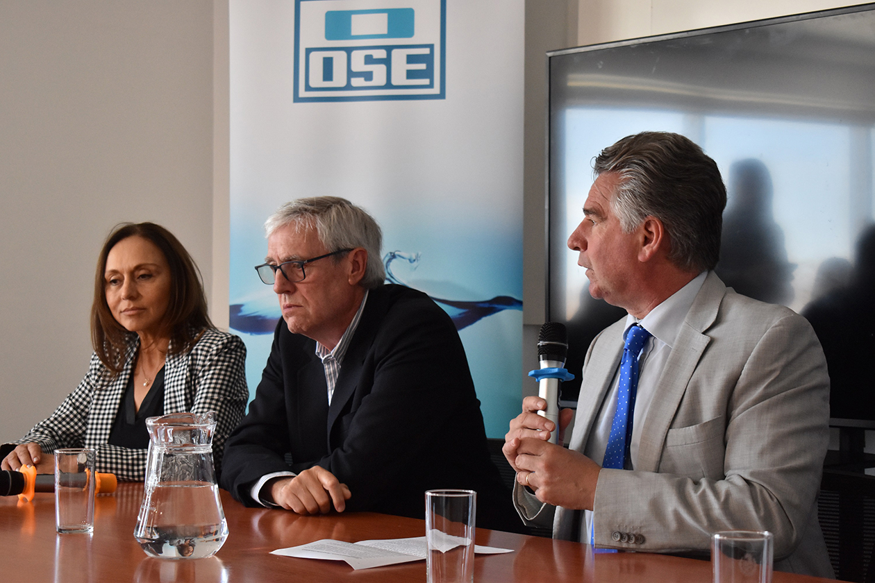 Subsecretario del Ministerio de Ambiente Gerardo Amarilla, el presidente de OSE Raúl Montero, el secretario general del organismo Jorge Maeso, y demás autoridades