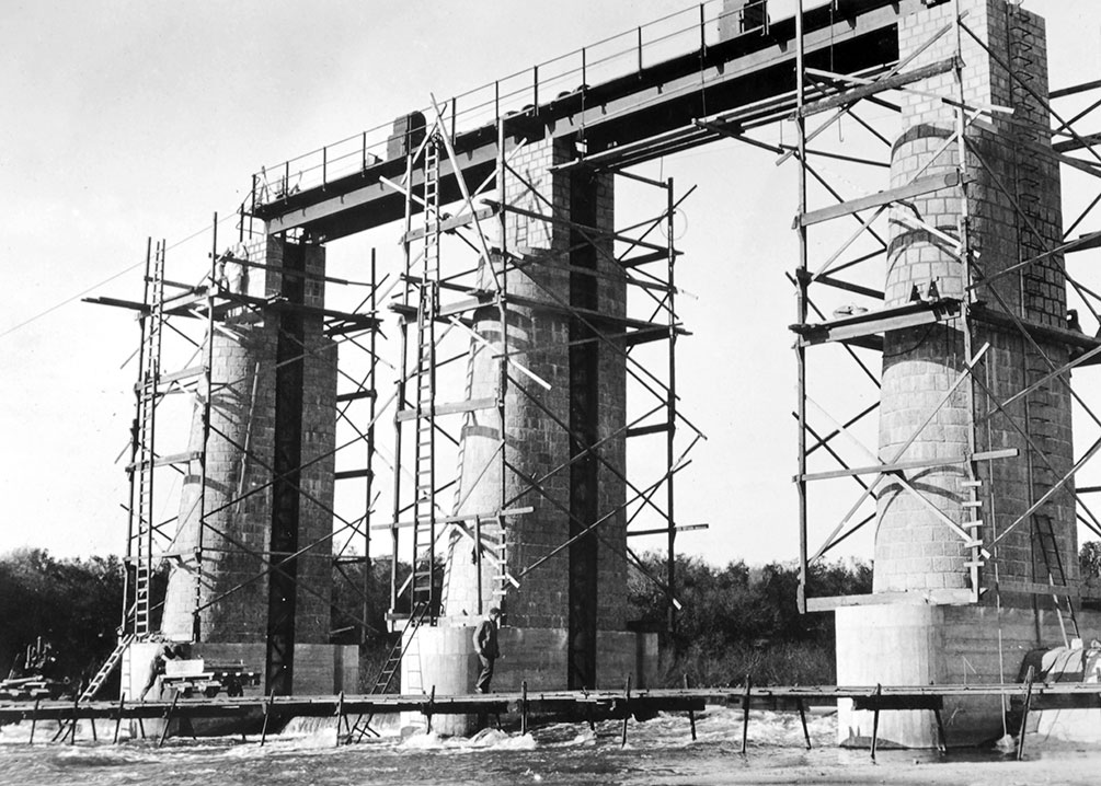 Construcción de la Represa de Aguas Corrientes, año 1933)