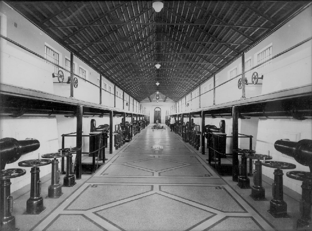 Vista interior de la batería de filtros B, noviembre de 1939. Planta de Aguas Corrientes