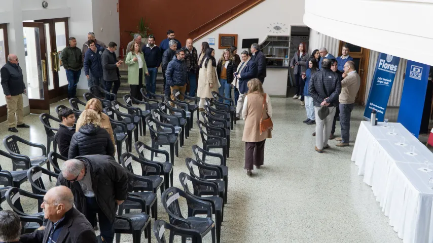 Firma de convenio OSE e Intendencia de Flores