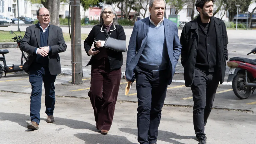 Firma de convenio OSE e Intendencia de Flores