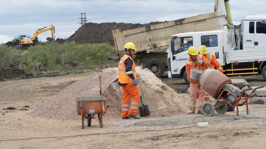 Avance de obras en nueva planta de Aguas Corrientes