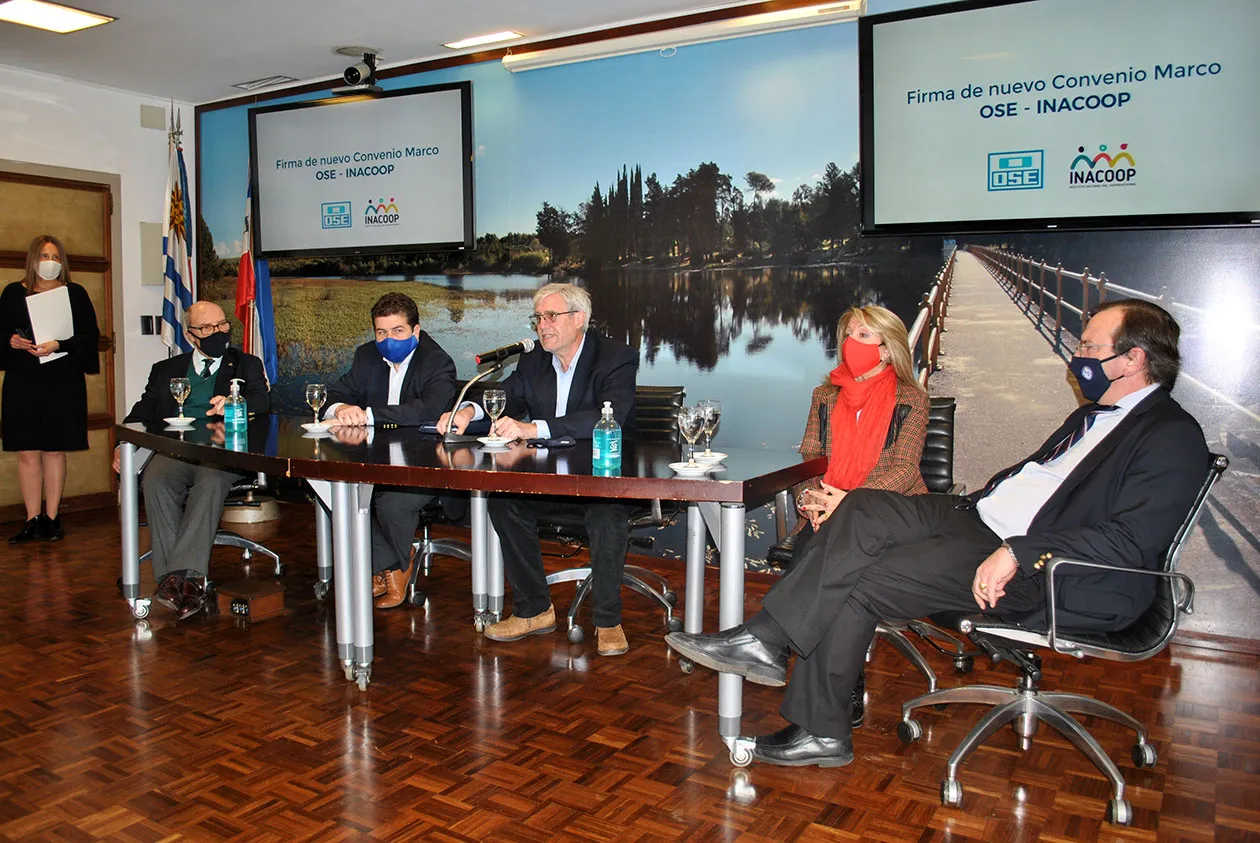Convenio entre OSE e INACOOP