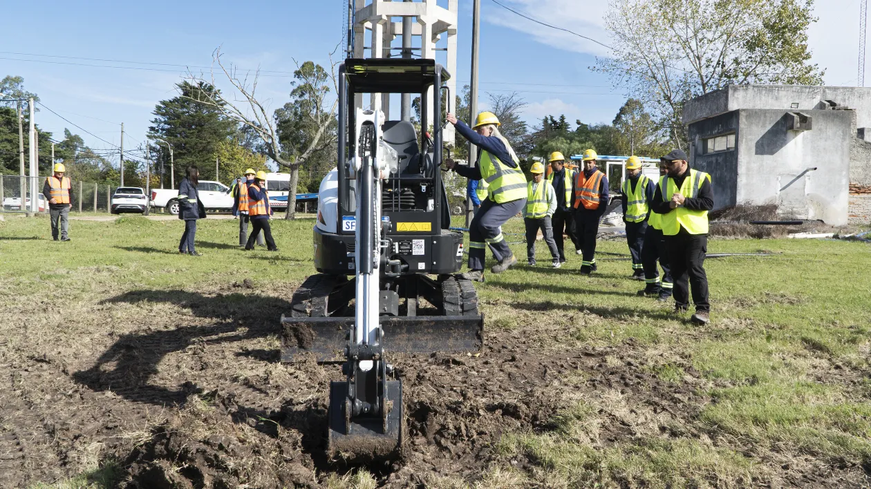 Capacitación para operar miniexcavadoras