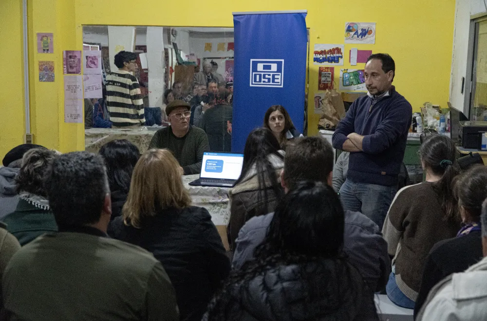 Charla con vecinos en Pando